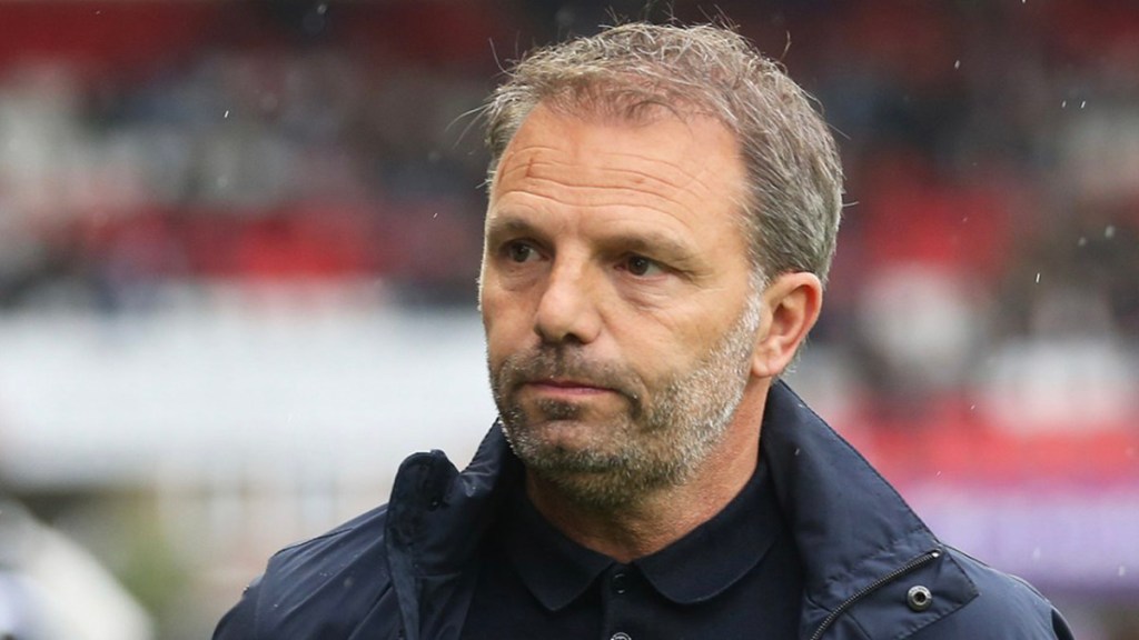 COLUMN – Het ongemeende excuus van Pierre van&nbsp;Hooijdonk