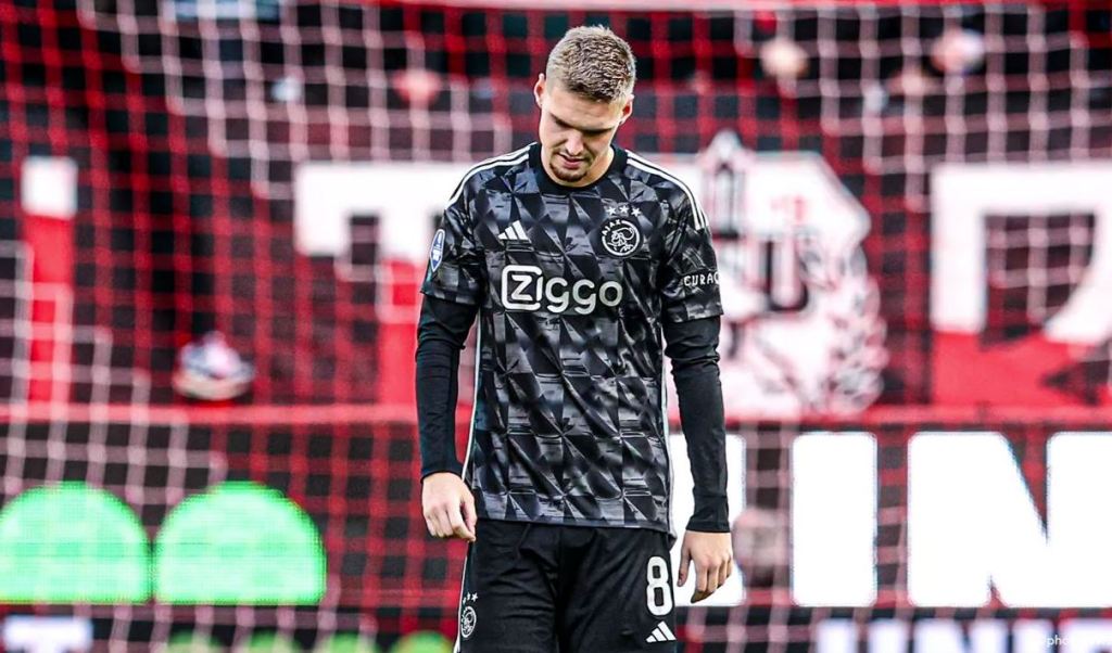 COLUMN – De voetbalcrisis bij Ajax is vooral ook een vertrouwenscrisis
